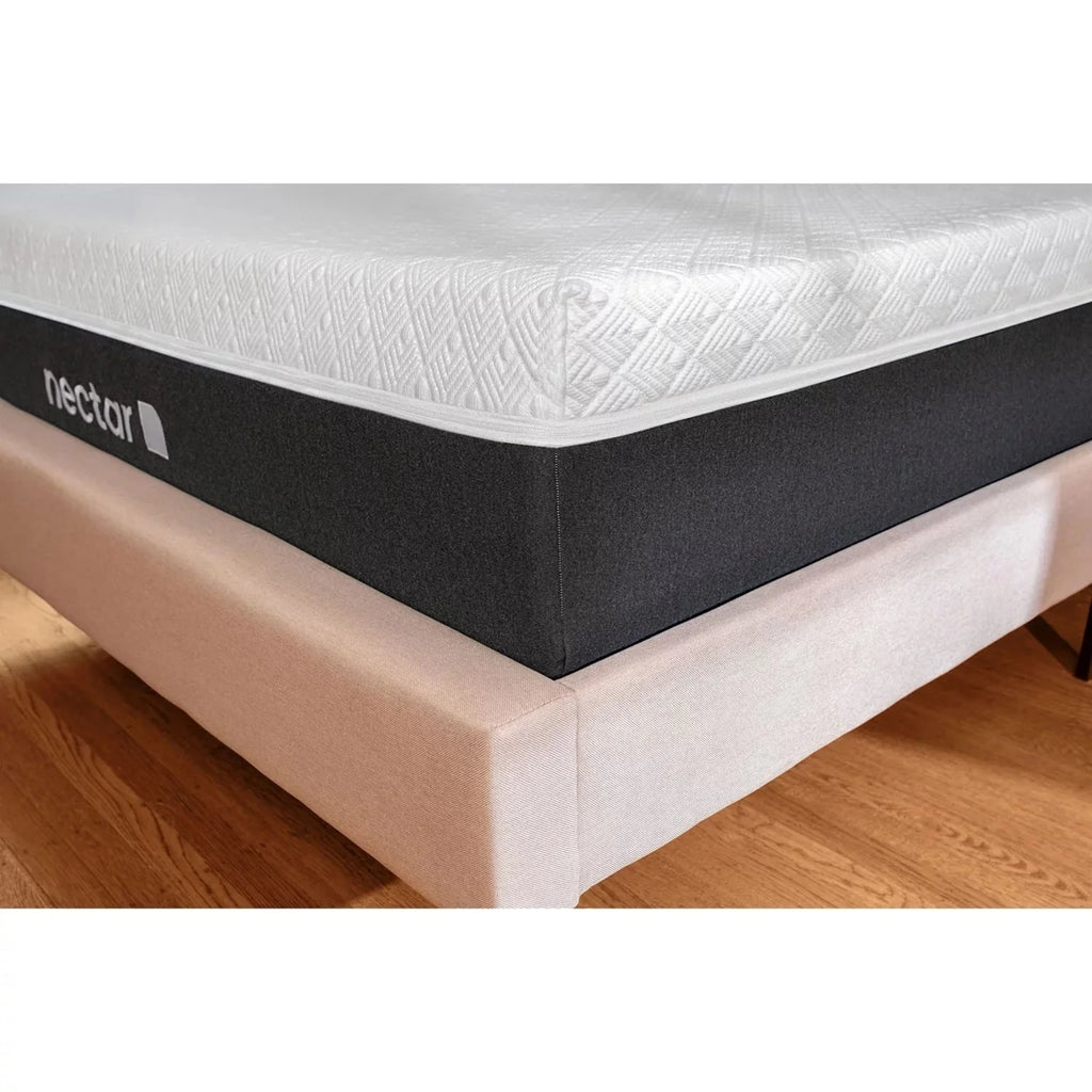 Queen Gel Memory Foam Mattress T3562