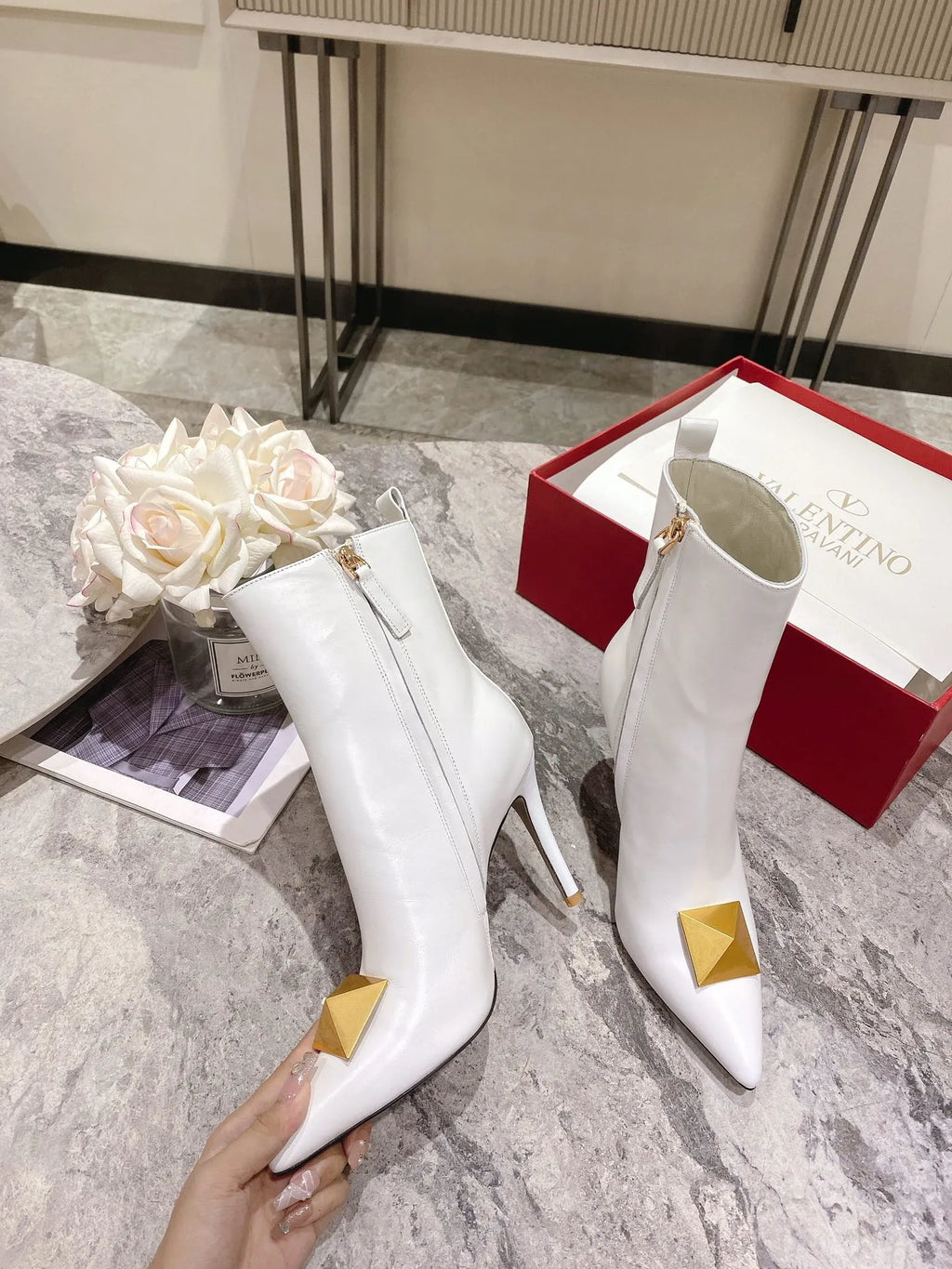 Women Boots E585706