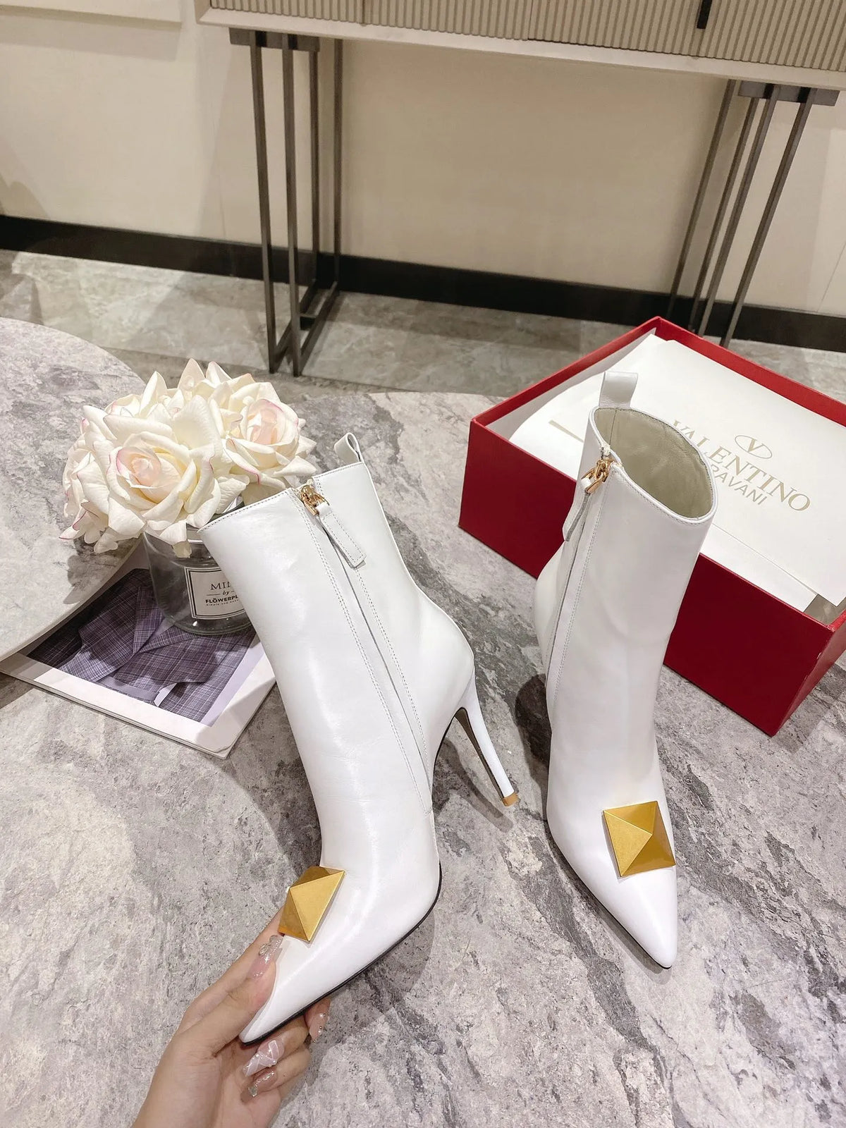 Women Boots E585706
