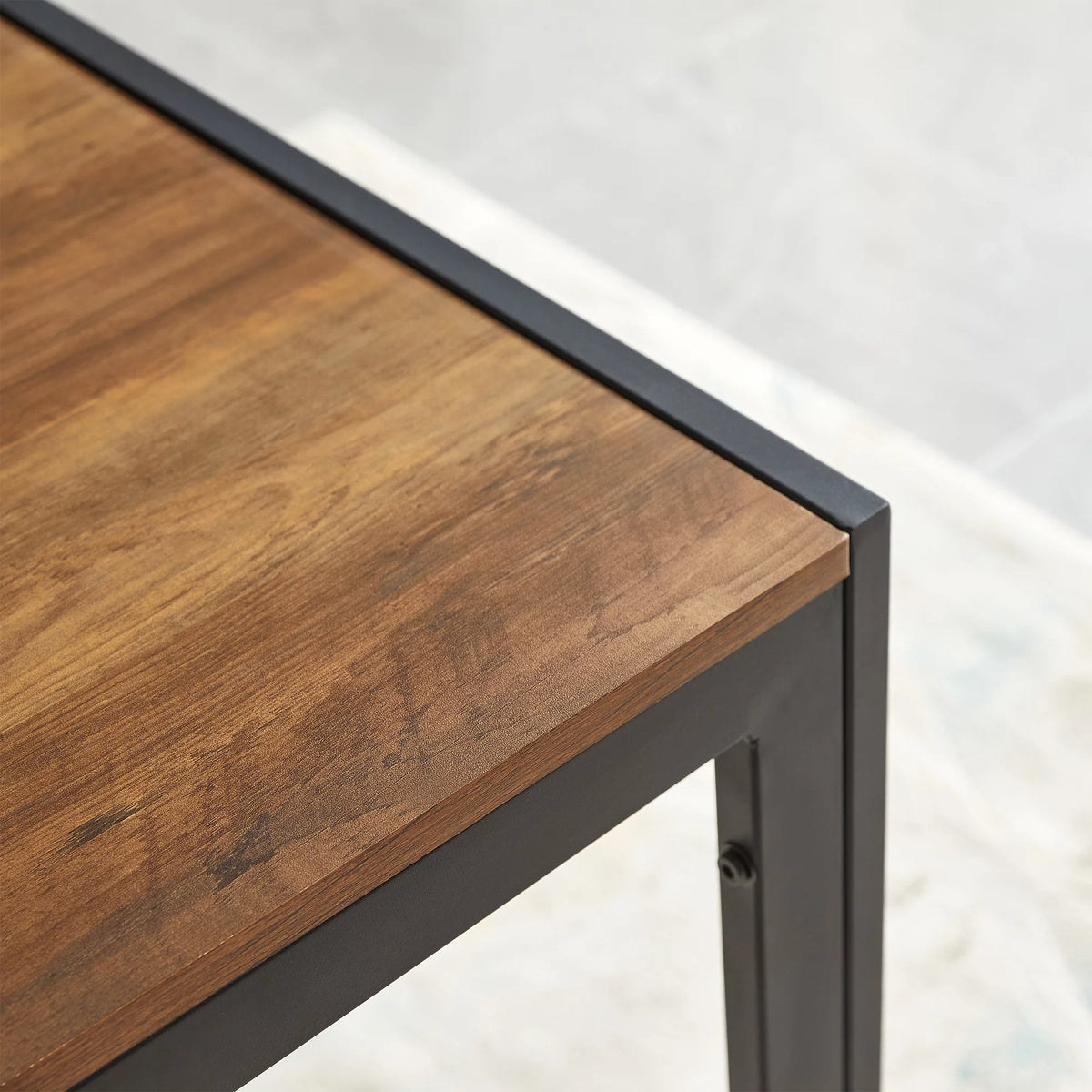 47 Inch Black Metal Dining Table U584