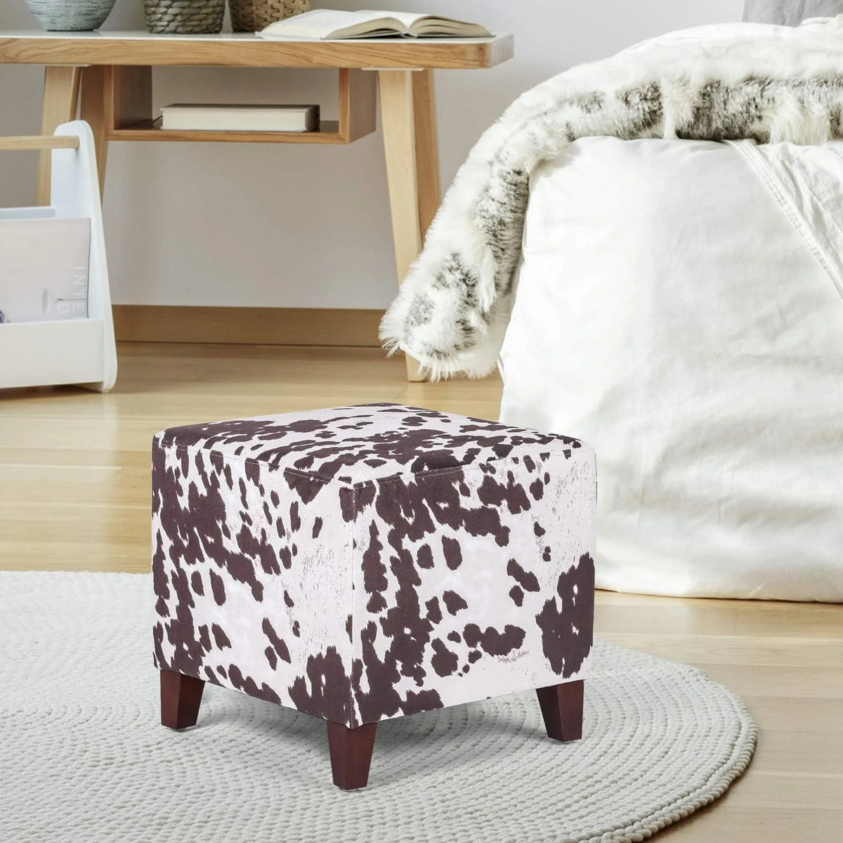 Square Ottoman With Wooden Legs C125