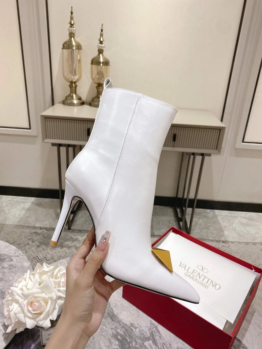 Women Boots E585706