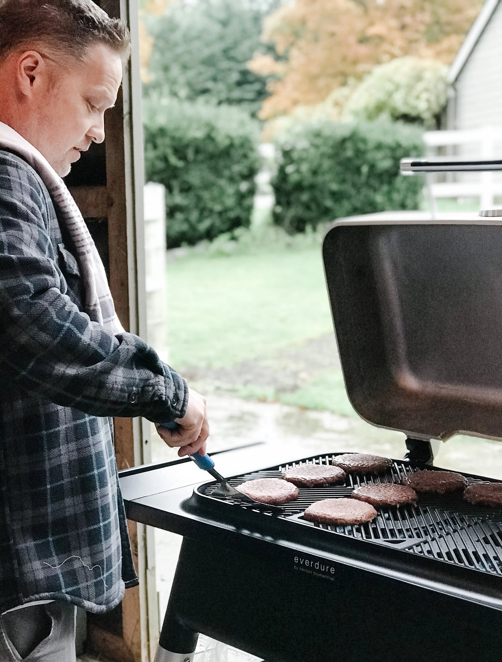 3 Burner Propane Gas Grill and Stand O191303