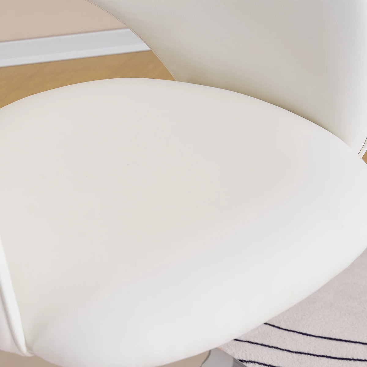 White Faux PU Upholstered Swivel Accent Chair K808
