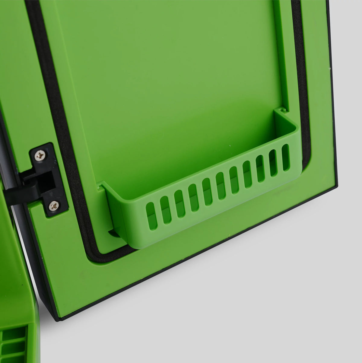 8 Can Mini Fridge L250