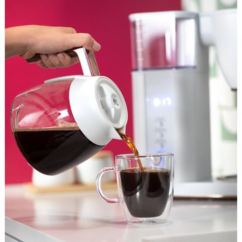 Matte White 10 Cup Drip Coffee Maker with Glass Carafe D104