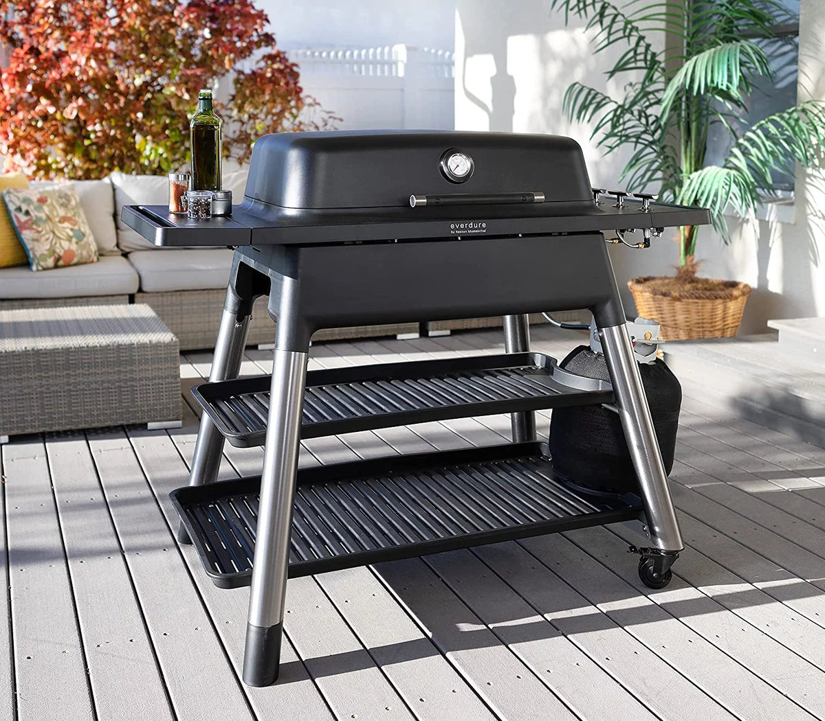 3 Burner Propane Gas Grill and Stand O191303