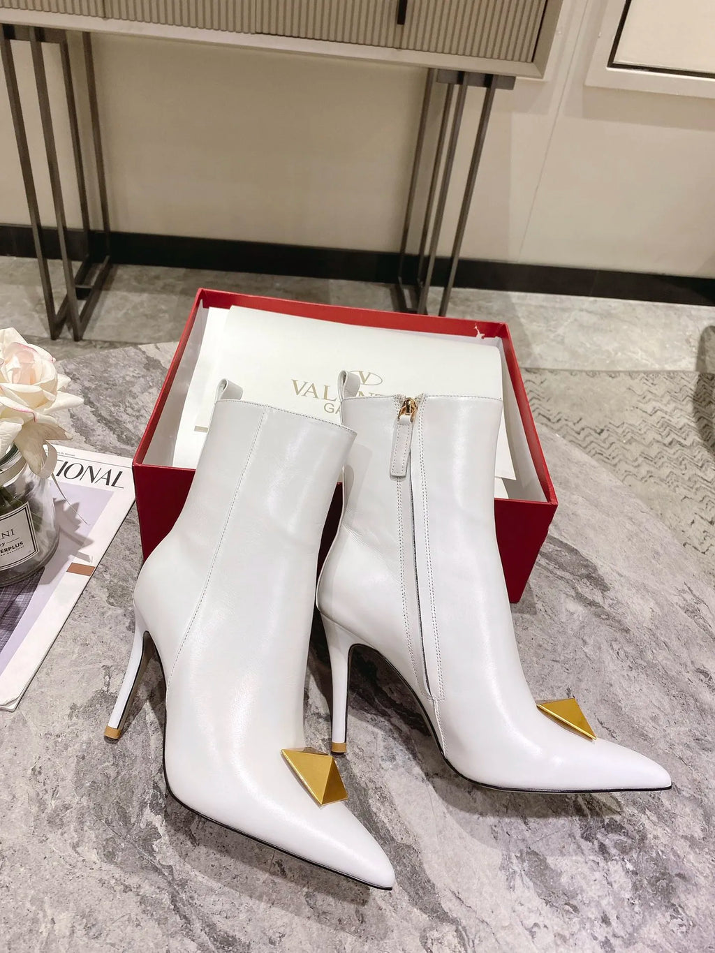 Women Boots E585706