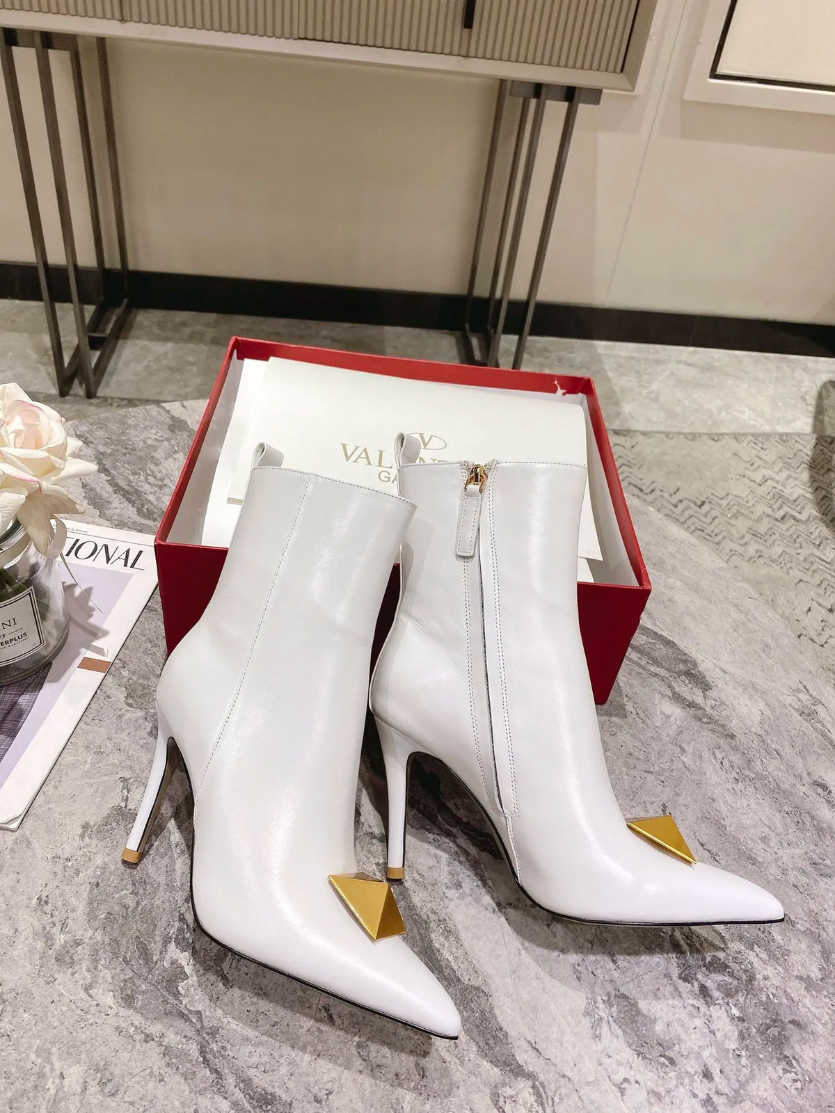 Women Boots E585706