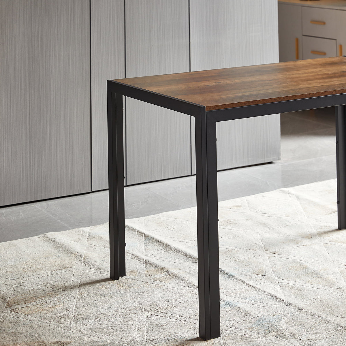 47 Inch Black Metal Dining Table U584